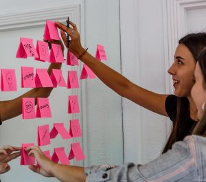 Persona haciendo un trabajo 360 de consultoría seo