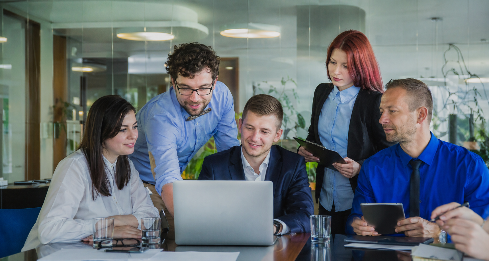 En el competitivo entorno digital actual, contar con una Agencia de Marketing Madrid no es solo una opción, es una decisión estratégica que define el crecimiento de tu negocio. Las marcas que logran destacar no son necesariamente las que más invierten, sino las que mejor entienden a su audiencia y saben cómo activar sus decisiones de compra. Por eso, trabajar con una agencia de marketing digital en Madrid especializada en conversión se convierte en el paso clave para transformar visitas en clientes fieles. Desde el primer contacto, una agencia SEO en Madrid con experiencia puede identificar oportunidades invisibles para otros y convertirlas en tráfico cualificado, mientras una empresa de publicidad online en Madrid estructura campañas que impactan justo en el momento adecuado. La combinación de creatividad, análisis y estrategia permite que cada acción tenga un propósito claro, guiando al usuario hacia una decisión natural y convincente. Cuando eliges una agencia de marketing en Madrid para empresas, no solo estás contratando un servicio, estás incorporando un equipo que entiende cómo influir en la percepción de tu marca, generar confianza y construir relaciones duraderas. Cada detalle, desde el diseño hasta el mensaje, está pensado para activar emociones y facilitar la elección, creando una experiencia que se siente intuitiva y poderosa al mismo tiempo.